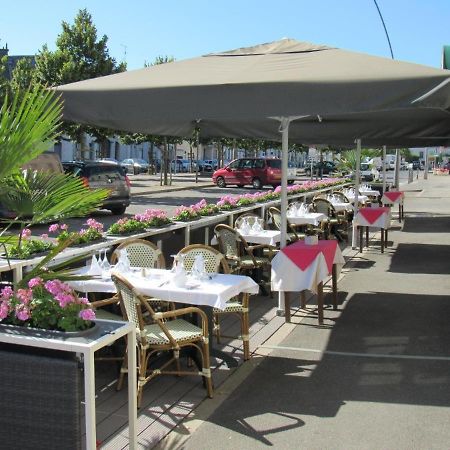 Le Relais De La Poste Hotel Pithiviers Bagian luar foto