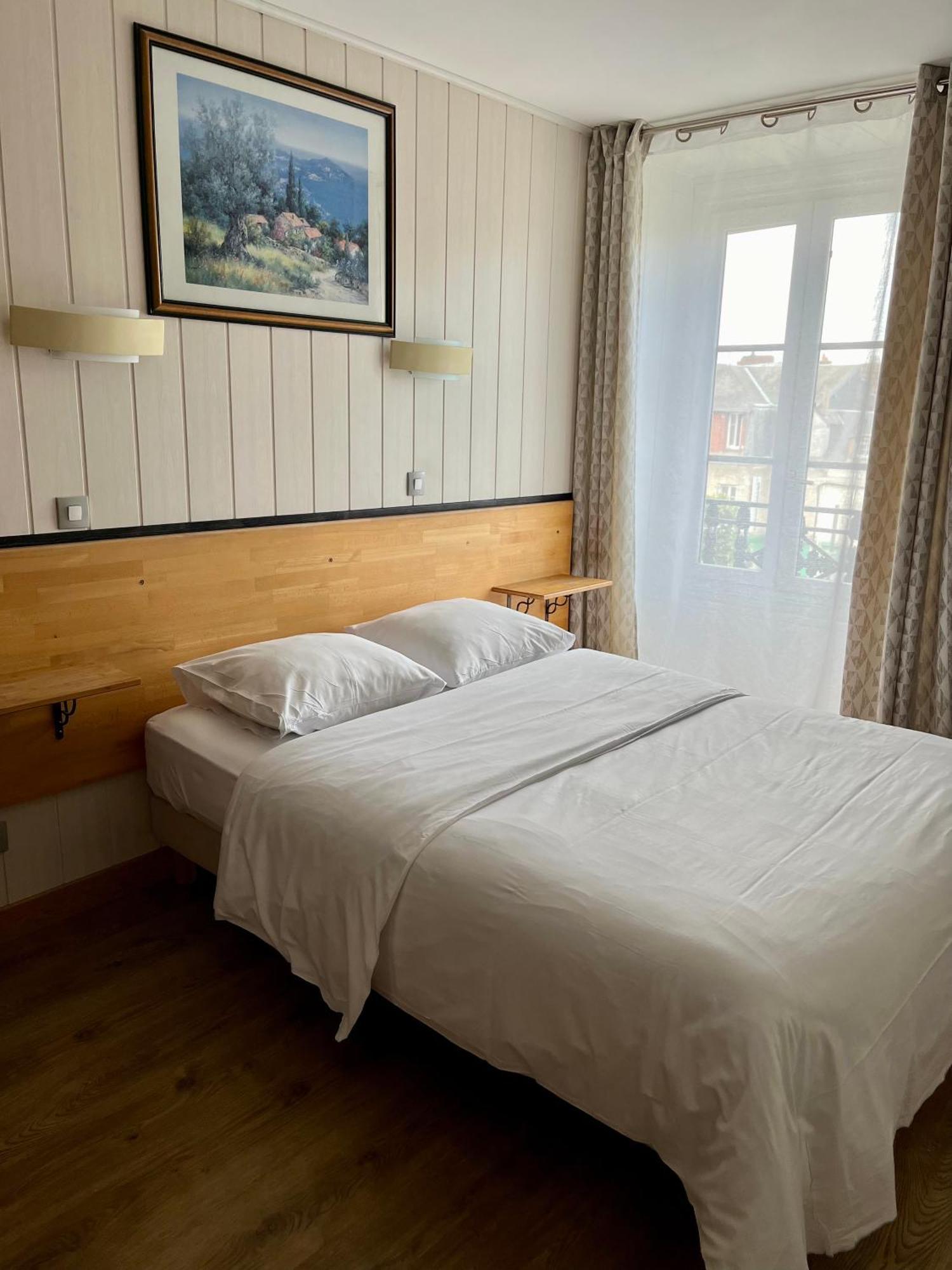 Le Relais De La Poste Hotel Pithiviers Bagian luar foto